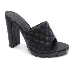 🐆wild Diva | Blk Quilted Vikki Slide - Women